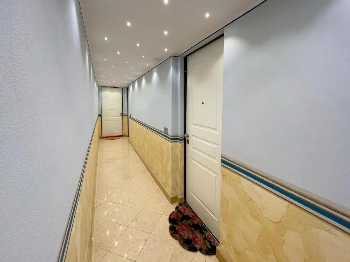 Menton Ville 5 Pers Parking Wifi Ac 0*,  France